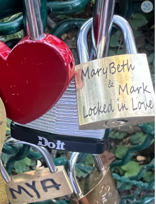 Personalized Lovers Lock